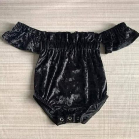 Brand New From My Boutique Swanky Tots. Prices Are Firm Gothic Baby Clothes, Alternative Baby Clothes, Goth Baby Clothes, Lets Make A Baby, Punk Rock Baby, Rock Baby Clothes, Black Velvet Bodysuit, Punk Baby, Gothic Baby