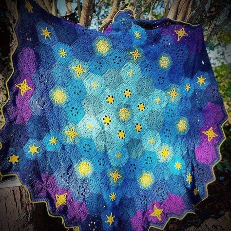 Galaxy Blanket Crochet, Starry Night Crochet Blanket, Galaxy Crochet, Celestial Crochet, Crochet C2c Blanket, Maxi Skirt Crochet, Space Crochet, Blanket Inspiration, Halloween Chic