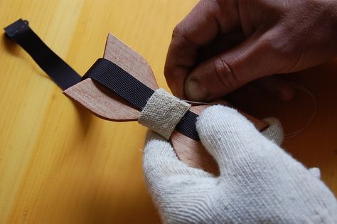 Bow Tie Diy, Sustainable Diy, Wooden Tie, Wood Tie, Wooden Bow Tie, Wooden Bow, Bracelet Diy, Way To Go, Adjustable Necklace