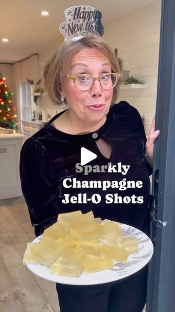 Babs on Instagram: "Recipe below 🍾🥂The ultimate New Year’s Eve toast 🍾🥂Champagne Jello Shots. These jello shots are not only festive they are FUN. No one can forget a party where champagne jello shots are served - right? These take less than 5 minutes to put together and will be the hit of the show. Happiest of New Year’s! Cheers! 🥂CHAMPAGNE JELL-O SHOTS 3 cups of champagne divided (you can also use Prosecco of course!) ⅔ cups sugar 4 tablespoons lemon juice 4 packages gelatin 1 cup vodka (I used whipped cream flavored you can use whatever kind you would like) Edible glitter (silver) 🍾INSTRUCTIONS Heat ONLY 2 cups of champagne and sugar in a pot over medium-low heat. Heat until sugar is dissolved but do not bring to a boil. Add gelatin (one packet at a time) and stir over low hea Glitter Champagne Jello Shots, Champagne Jello Shots Recipe, Champagne Shots, Champagne Jello, Alcohol Shots, Champagne Jello Shots, Jell O Shots, Jello Shot Recipes, Shots Alcohol