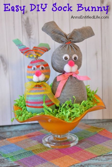 Easter Diy Crafts, Diy Holiday Decorating, Sock Bunny, Easter Crafts For Adults, Rabbit Crafts, Arts And Crafts For Teens, Arts And Crafts For Adults, Fun Easter Crafts, Pots Diy