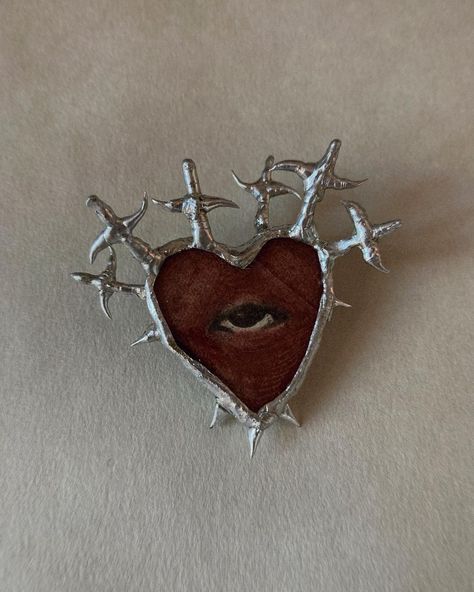 Horror Accessories, Soldering Jewelry, Arte Inspo, Funky Jewelry, Jewelry Inspo, Crafty Things, Clay Art, Jewelry Inspiration, Art Inspo