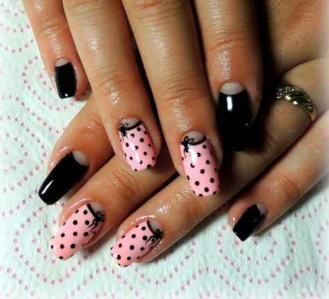 Dot NailsPolka DotsFancy NailsTrendy NailsDot Nail DesignsNails DesignNail Designs Rockabilly Nails, Moon Manicure, Dot Nail Designs, Polka Dot Nails, French Nail Designs, Dots Nails, Best Nail Art Designs, Super Nails, Nails Polish