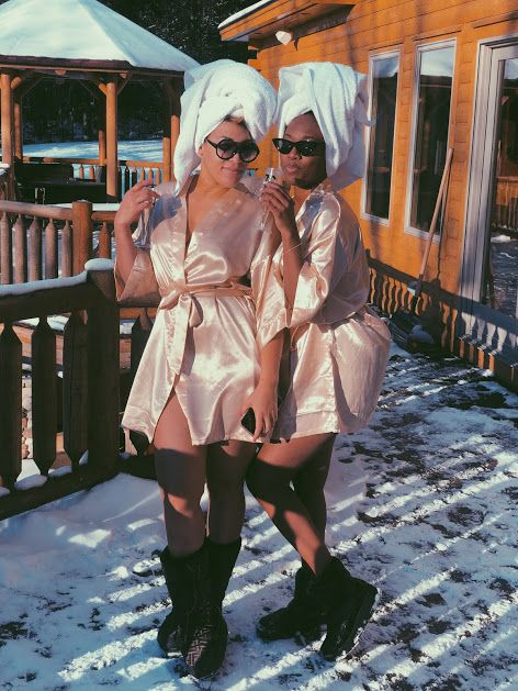 Black women in luxury. Cabin trip in Maine snow suits, hot tub, and champagne. Girls Cabin Trip Black Women, Birthday Cabin Weekend, Girls Snow Trip, Birthday Cabin Trip, Cabin Trip Black People, Cabin Trip Outfit Black Women, Cabin Trip Outfit, Maine Snow, Ski Birthday