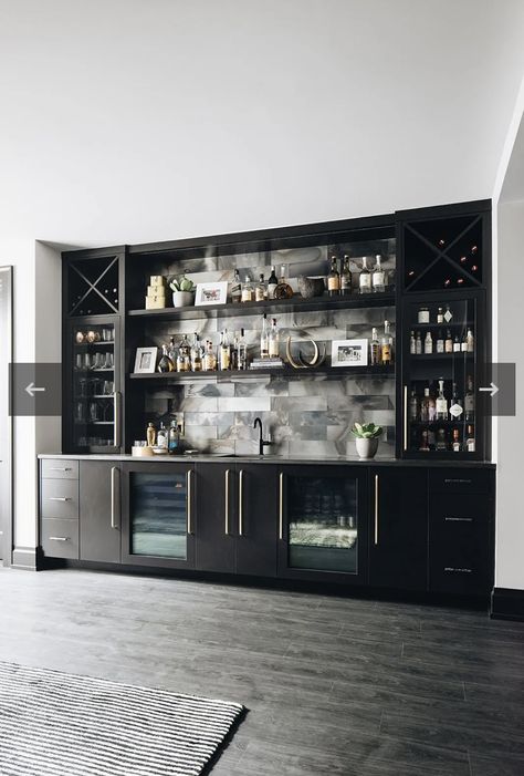 Luxury Wet Bar, Bar Ideas For Home, Wet Bar Designs, Sink Backsplash, Bar Casa, Hangout Space, Home Wet Bar, Home Bar Cabinet, Beverage Station