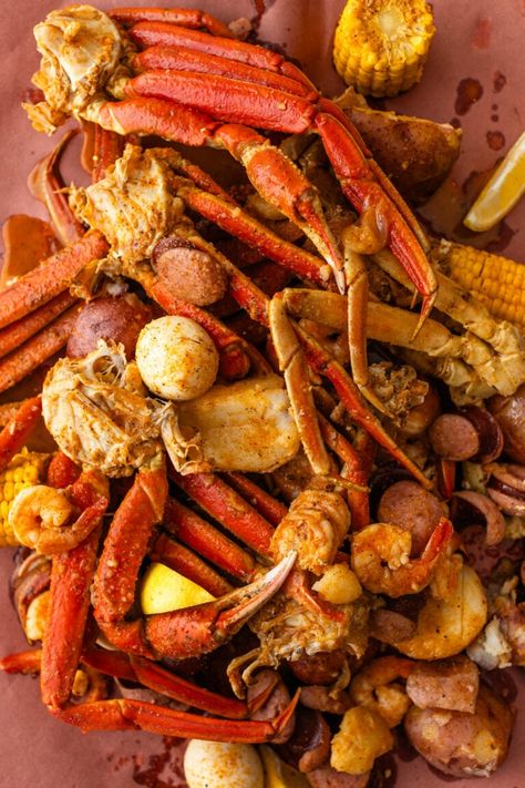 Louisiana Seafood Boil Recipe with Cajun Butter Sauce Soul Food Christmas Dinner, Snow Crab Legs Recipe Boiled, Crab Leg Recipes Boiled, Cajun Shrimp Boil Recipe, Cajun Butter Sauce, Crab Boil Recipe, Seafood Boil Recipe, Cajun Shrimp Boil, Boiling Crab