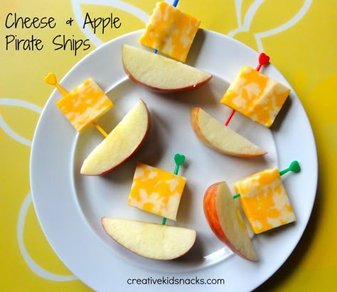 16 Healthy Kids Snacks - TGIF - This Grandma is Fun Pirate Snacks, Apple And Cheese, Pirate Party Food, Peter Pan Party, Pirate Ships, Creative Snacks, Preschool Snacks, Start Running, Dessert Aux Fruits