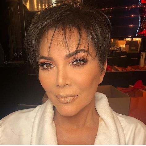 Kris Jenner makeup, older woman makeup, makeup by Ariel, natural makeup Kris Jenner Makeup, Makeup 50 And Older, Makeup By Ariel, Wedding Party Makeup, Mommy Makeup, Wedding Hairstyles And Makeup, Woman Makeup, Natural Glam Makeup, Makeup Over 50