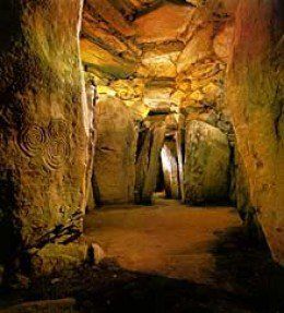 Newgrange Ireland, Celtic Ireland, Ireland History, Ancient Ireland, First Peoples, Ireland Vacation, Standing Stone, Mysterious Places, Irish History