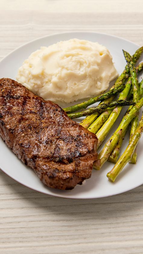 Mashed Potatoes With Steak, Stake And Mashed Potatoes, Steak Asparagus Potatoes, Steak Mashed Potatoes And Asparagus, Mashed Potatoes Meal, Steak With Asparagus, Steak Mashed Potatoes, Idahoan Mashed Potatoes, Asparagus Grilled