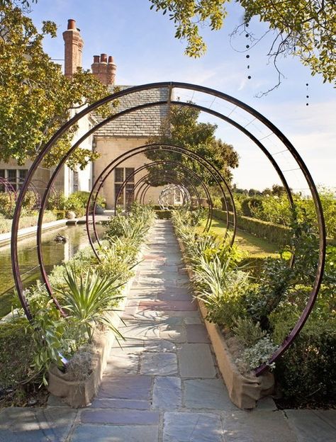 Pergola Cover, Garden Vines, Garden Arches, Garden Arbor, Classic Garden, Have Inspiration, Garden Pictures, Diy Pergola, Garden Pathway