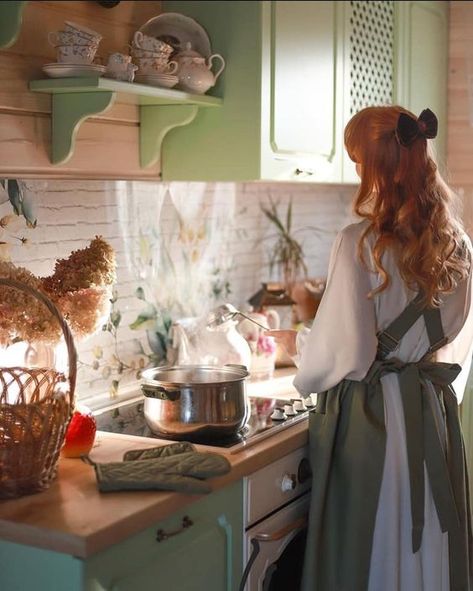 Vintage Wife Aesthetic, House Wife Aesthetic Cleaning, Woman In Kitchen Aesthetic, Cottage Core Cooking Aesthetic, Woman Baking Aesthetic, Women Cooking In Kitchen, Woman Cooking Aesthetic, Christian Homemaking Aesthetic, Cottagecore Housewife