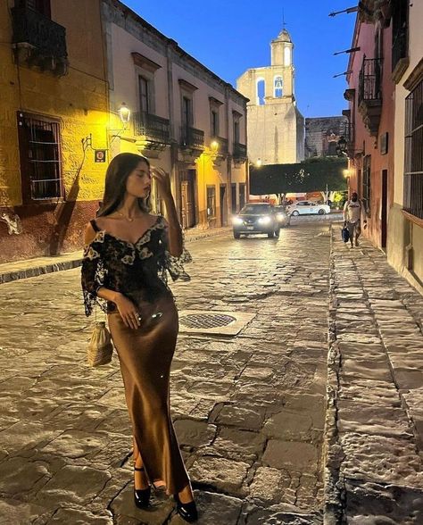 Mexican Faerie, Mexican Girl Aesthetic, Daniela Garza, Italy Summer Aesthetic, Faerie Aesthetic, Latina Aesthetic, Spain Aesthetic, Mirror Palais, Latina Fashion