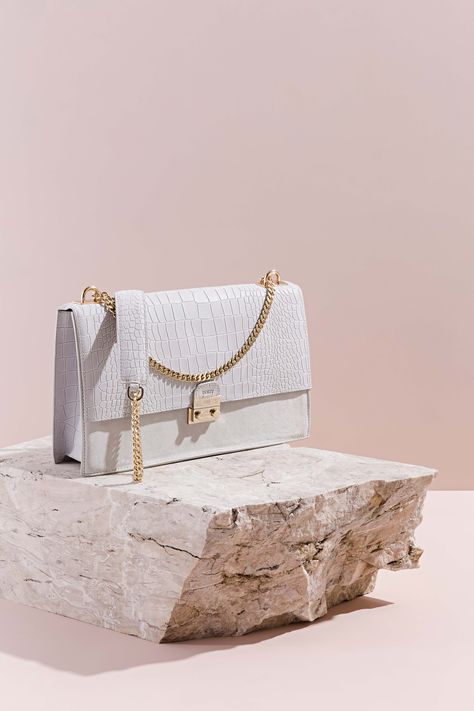 Luxury Bags Photography, Luxury Bag Photography, Handbags Photoshoot, Handbag Photography Ideas, Handbag Product Shoot, Handbag Product Photography, Bag Product Shoot, Bag Photography Ideas, Luxury Product Photography