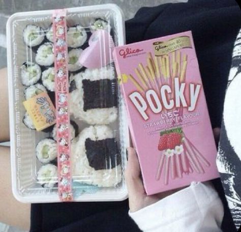 Korean Snacks Aesthetic, Snacks Aesthetic, Japan Pictures, Aesthetic Blog, Birthday Snacks, Korean Snacks, Cute Snacks, Korean Birthday, Japanese Snacks