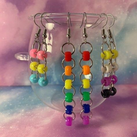 Drip Style, Diy Kandi Bracelets, Diy Earrings Easy, Diy Kandi, Kandi Ideas, Mini Pony, Pride Jewellery, Beaded Earrings Diy, Diy Jewlery