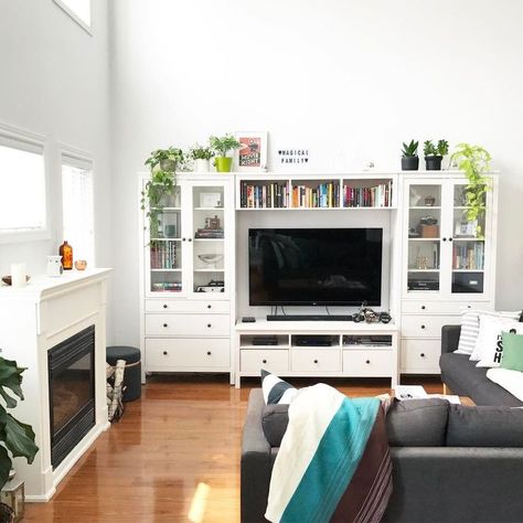 Ikea Hemnes Living Room, Ikea Living Room Furniture, Living Room Units, Living Room Decor On A Budget, Minimalist Living Room Decor, Ikea Living Room, Ikea Hemnes, Mugs Ceramic, Trendy Living Rooms