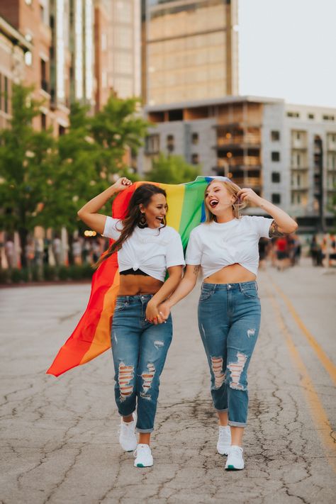 Pride Photoshoot Ideas Couple, Pride Month Photography, Lgbtq Photoshoot Ideas, Roommate Calendar, Pride Month Pose Reference, Pride Flag Photoshoot, Holding Pride Flag Pose Reference, Pride Portraits, Pride Photoshoot Ideas At Home