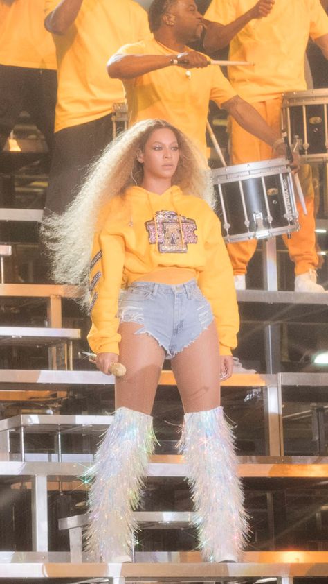 Beyonce Coachella Outfit, Hbcu Band, Beyonce Halloween Costume, Hbcu Life, Beyonce Costume, Beyonce Birthday, Beyonce Party, Beyonce Dress, Yellow Aesthetics