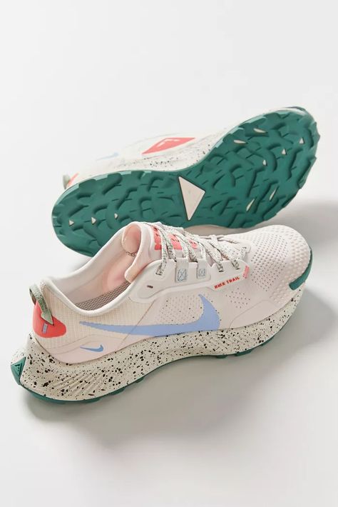 Trendy Tennis Shoes, Cute Running Shoes, Sneakers Trendy, Sneakers Slippers, 3 Women, Nike Pegasus, Shoe Inspo, Aesthetic Shoes, Swag Shoes