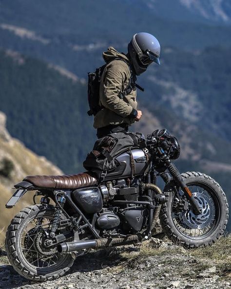 Modern Achilles, T120 Triumph, Modern Classic Motorcycle, Sunny Photoshoot, Tracker Bike, Adventure Bike Motorcycles, Triumph Bonneville T120, Triumph Cafe Racer, Honda Scrambler