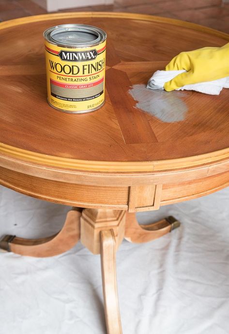 Minwax Classic Gray stain applied on a red oak table - love the final result!! Post includes a step by step how-to! Refinishing Side Table, Refurbish Table, Refinish A Table, Kitchen Table Oak, Painted Kitchen Tables, Table Redo, Dining Table Makeover, Kitchen Table Makeover, Staining Furniture