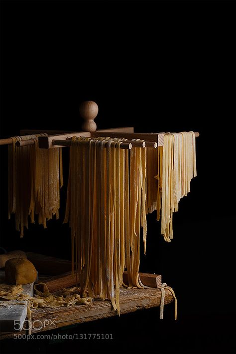 Pasta Catering, Eating Spaghetti, Pasta Restaurants, Visuell Identitet, A Moveable Feast, Pasta Bar, Making Pasta, Beautiful Food Photography, Food Photography Inspiration