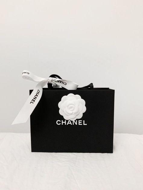 Chanel Packaging Design, Chanel Branding Design, Chanel Box Packaging, Chanel Paper Bag, Chanel Branding, Chanel Packaging, Chanel Gift Bag, Bag Branding, Chanel Items