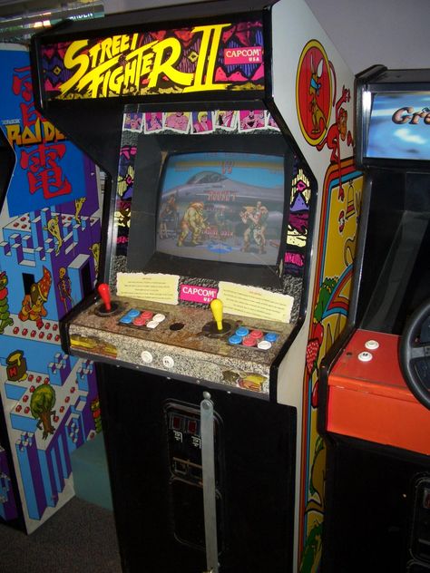 If I was playing with Blanka then you are just going to waste 25 cents playing against me Street Fighter 2 Arcade, Street Fighter Arcade, Game Tester Jobs, Arcade Retro, School Video, Arcade Room, Super Street Fighter, Retro Arcade Games, Arcade Game Machines