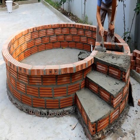 Diy Mini Pool, Outdoor Aquarium, Ideas De Piscina, Mini Swimming Pool, Dream Backyard Pool, Patio Pergola, Diy Swimming Pool, Mini Pool, Jacuzzi Outdoor