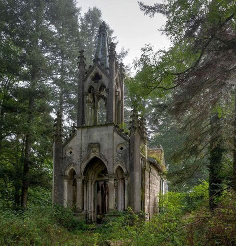 Desert Places, Church Aesthetic, Abandoned Churches, Abandoned Church, Gothic Church, Abandoned Castles, Misty Morning, 다크 판타지, Old Churches