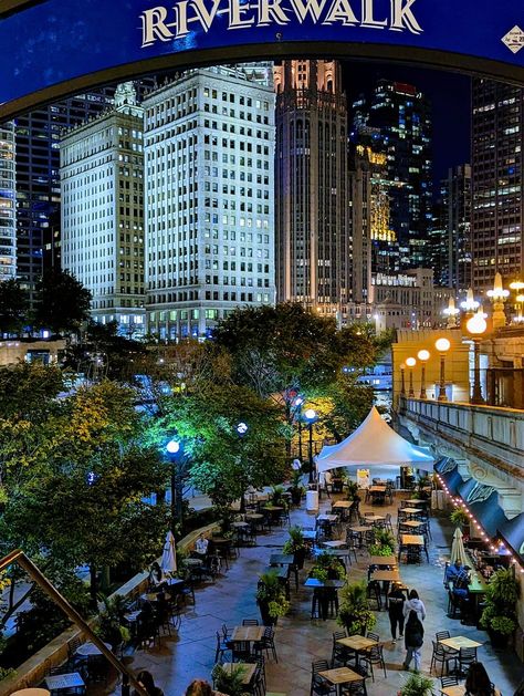 Original Chicago | A beautiful evening for dining on the Riverwalk Chicago Riverwalk, My Kind Of Town, City Scene, Beautiful Evening, River Walk, Kinds Of People, Travel Goals, City Lights, Night Time