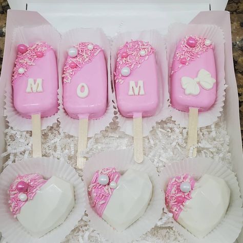 Mothers Day Treat Boxes Strawberries, Mother’s Day Dessert Gift, Mother’s Day Cake Pops, Mothers Day Cakesicles, Mother’s Day Treats, Mother’s Day Desserts, Mothers Day Treats, Pig Cake Pops, Elegant Cake Pops