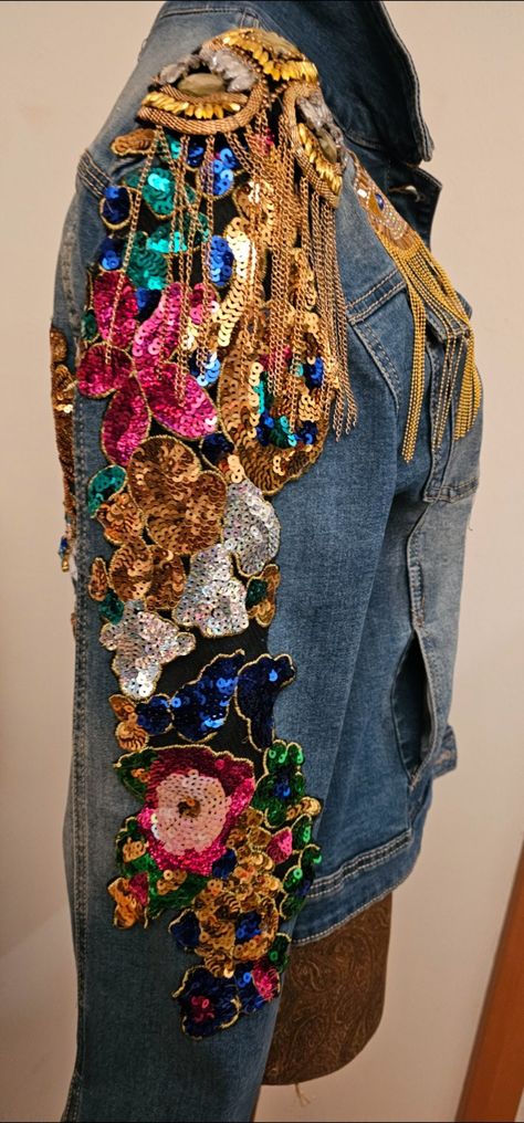 Luxury Embellished Denim Jacket For Fall, Embellished Jacket Diy, Spring Denim Outerwear With Custom Embroidery, Luxury Embellished Fitted Denim Jacket, Luxury Embellished Long Sleeve Denim Jacket, Fitted Denim Outerwear With Floral Embroidery, Denim Jacket Diy Paint, Bedazzled Jeans, Restyle Clothes