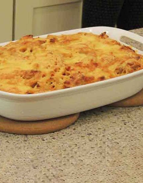 Makawoni au Graten (Haitian Macaroni and Cheese) - Love For Haitian Food Haitian Dinner, Haitian Mac And Cheese, Haitian Macaroni, Carribean Culture, Haitian Dishes, Caribbean Kitchen, Haitian Cuisine, Haitian Recipes, Caribbean Foods