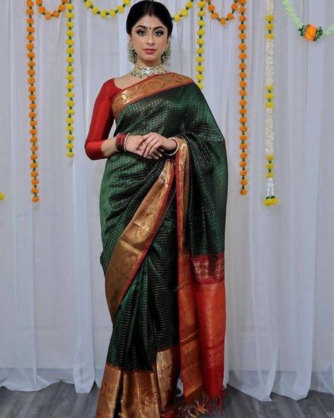 Kanchivaram Saree, Dark Green Blouse, South Indian Sarees, Wedding Saree Indian, Green Saree, Pattu Saree, Wedding Saree, Saree Look, Soft Silk Sarees