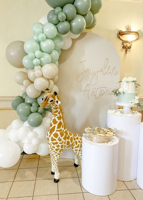 Christening Themes, Christening Balloons, Christening Decorations, 1st Birthday Balloons, Giraffe Birthday, Safari Theme Birthday, Baby Boy Christening, Christening Party, Boy Christening