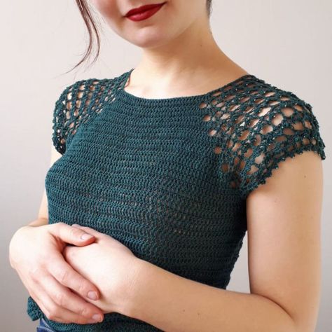 Detailed Crochet, Beau Crochet, Blouse Tops Designs, Top Crochet Pattern, Crochet Bra, Crochet T Shirts, Lacy Tops, Mesh Tops, Lace Weight Yarn