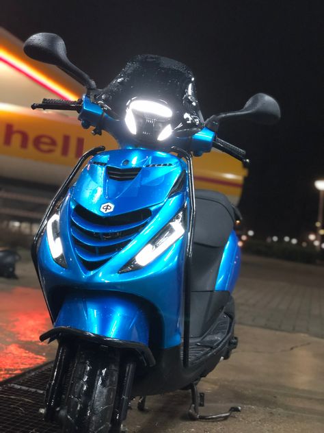 Zip Scooter, Piaggio Zip, Motor Scooters, Motorcycles, Sports Car, Bike, Cars, Quick Saves