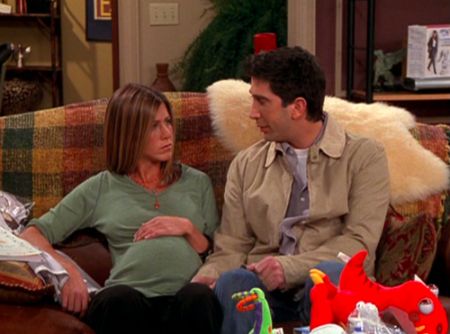 29 Storylines From TV Shows That Pissed Everyone Off Rachel Green Pregnant, Friends Funny Photos, Friends Rachel Outfits, Friends Season 8, Rachel And Ross, Rachel Greene, Rachel Green Friends, Rachel Green Outfits, Rachel Friends