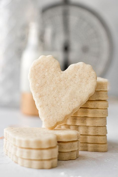 Perfect High Altitude Vanilla Sugar Cookies (No Spread Recipe) - Curly Girl Kitchen Sugar Cookie Recipe High Altitude, Cookie Recipes High Altitude, Eggless Sugar Cookies, Cookies Aesthetic, Vanilla Sugar Cookies, Cut Out Cookie Recipe, High Altitude Baking, Homemade Sugar Cookies, Yummy Sugar Cookies