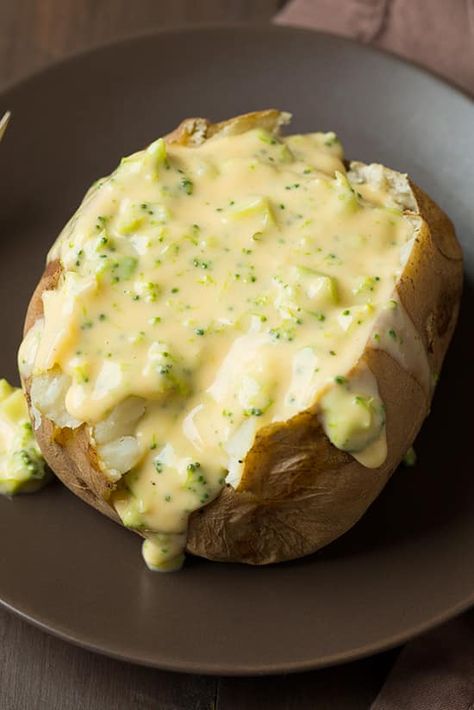 Baked Potato Broccoli Cheese, Broccoli Cheese Sauce, Broccoli Cheese Bake, Crock Pot Baked Potatoes, Cheese Sauce For Broccoli, Potato Sauce, How To Make Cheese Sauce, Broccoli Bake, Potato Toppings