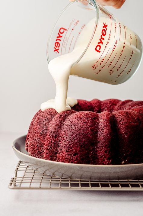 Bundt Cake Christmas, Red Velvet Bundt Cake Recipe, Red Velvet Cake From Scratch, Traditional Red Velvet Cake, Cake Recipe Red Velvet, Red Velvet Cake Recipes, Best Icing Recipe, Red Velvet Cake Recipe Easy, Bunt Cake Recipe