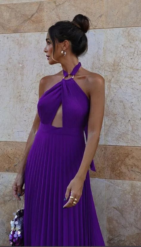 Zara Purple Dress, Lisa Vidal, Color Celeste, Pleated Midi Dress, Halterneck Dress, Zara Dresses, Pleated Dress, One Shoulder Dress, Everyday Wear