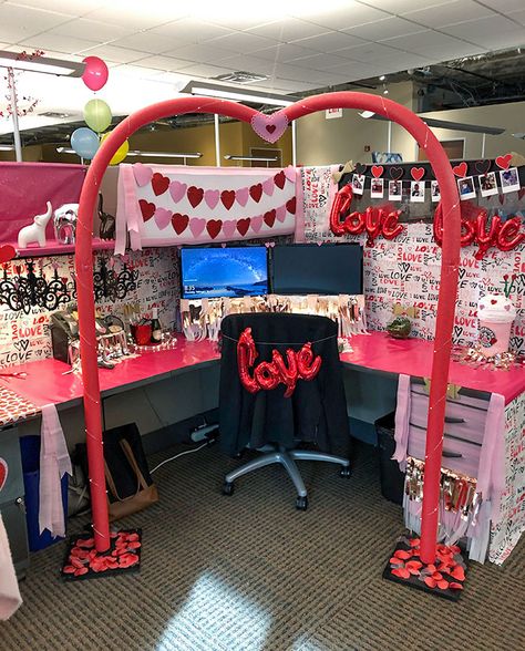 Valentine's Day Cubicle Contest Valentines Day Office, Pinterest Valentines, Work Cubicle, Valentine Centerpieces, Valentine's Day Decorations, Diy Valentine's Day Decorations, Diy Valentines Decorations, Office Cubicle, Cubicle Decor