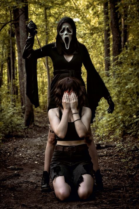 Ghost Face Photoshoot by @MelissaRoller Scream Inspired Photoshoot, Ghost Face Photoshoot Ideas, Scary Halloween Photoshoot Ideas, Ghost Face Picture Ideas, Scream Halloween Photoshoot, Ghostface Photoshoot Female, Ghost Face Couples Photoshoot, Ghostface Photoshoot Friends, Halloween Mask Photoshoot