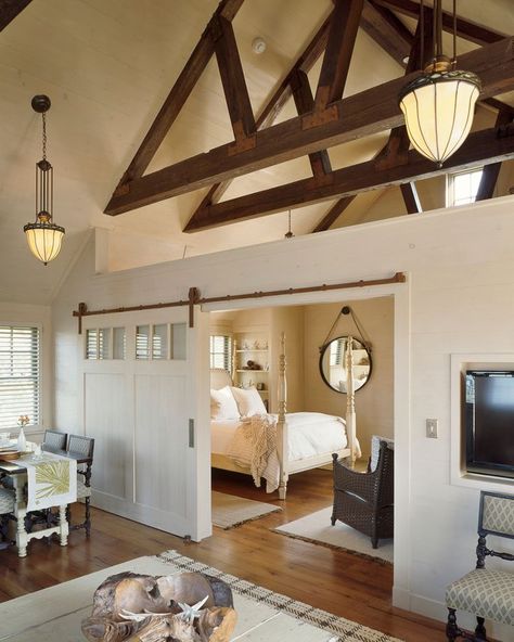 Carriage House Apartments, Barn Apartment, Garage Apartments, Barndominium Floor Plans, Garage Apartment, Traditional Bedroom, Pole Barn Homes, Wooden Beams, Design Del Prodotto