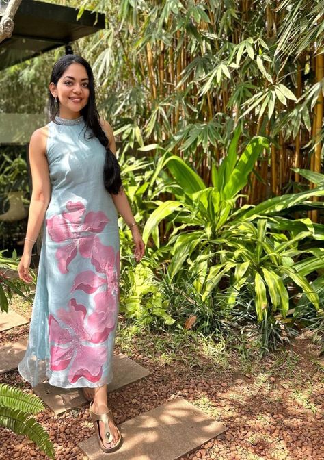 Ahaana Krishna Outfits, Ahaana Krishna, Blue Frock, Simple Kurti, Jewelry Bangles, Casual Frocks, Simple Kurti Designs, Baby Jewelry, Aishwarya Rai