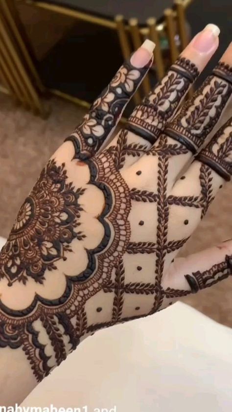 Mahidi Dijaen, Pakistani Mehndi Design, Mandi Design, Front Mehndi Design, Mehndi Designs Bridal Hands, Mehndi Design Pictures, Very Simple Mehndi Designs, Simple Mehndi Designs Fingers, Full Mehndi Designs