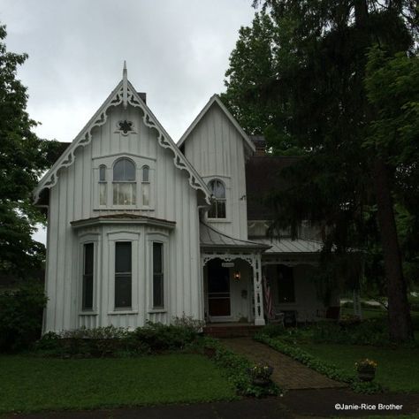 A Gothic Revival cottage in Midway, Woodford County, Kentucky. Gothic Revival Cottage, Gothic Farmhouse, Gothic Revival House, Gothic Cottage, Gothic Revival Architecture, Gable House, House Design Ideas, Gothic Revival, Gate House